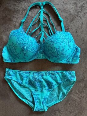 Victoria's Secret Turquoise Lace Strappy Bra & Bikini Set